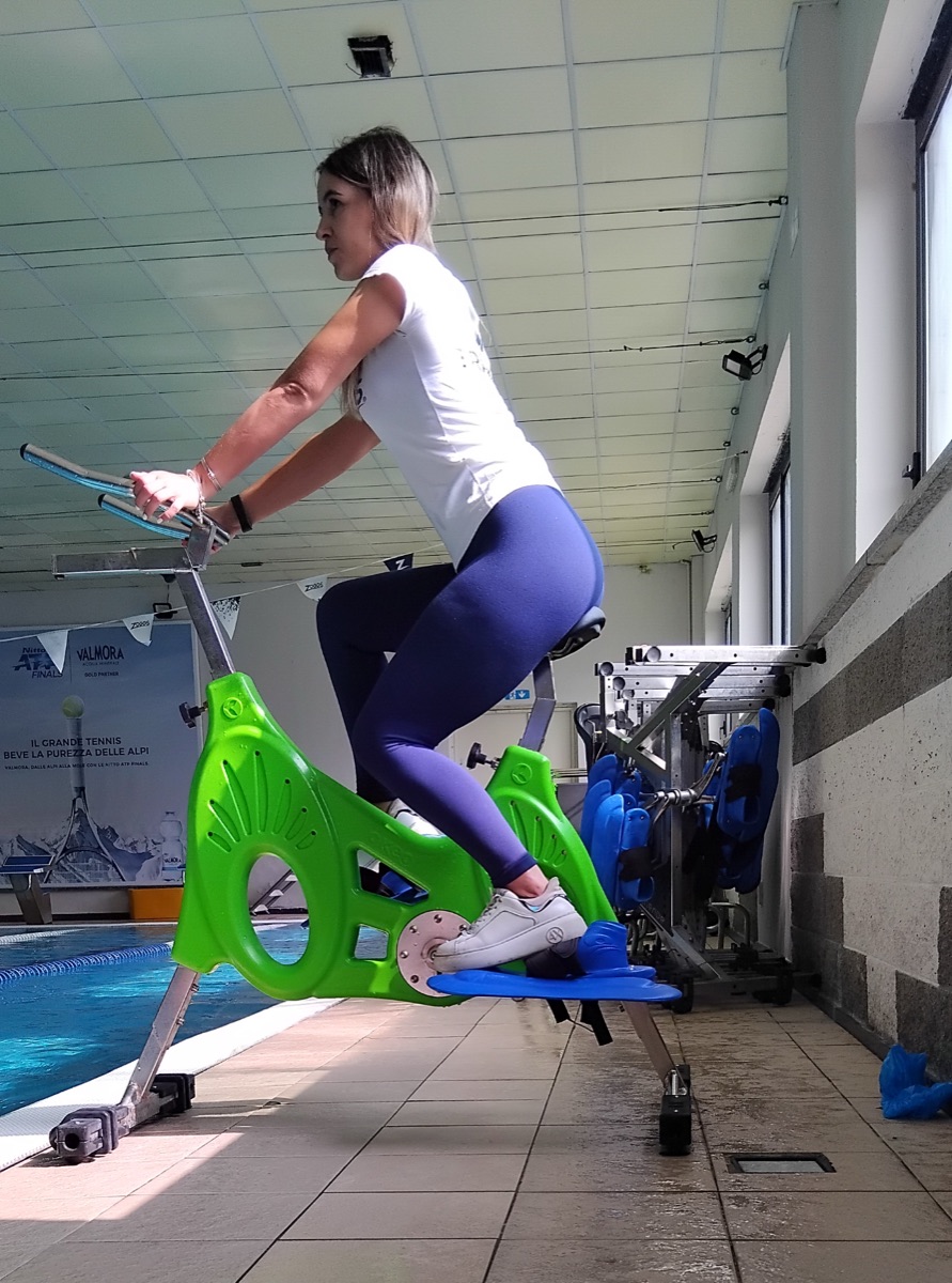 Attrezzatura per acqua fitness nella piscina interna di Ronchiverdi